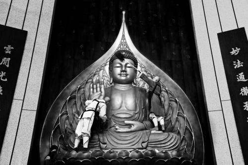 CHAO YANG-HUANG_Buddha is taking a bath