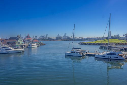Jonathan Cordero_Boats_acrylic