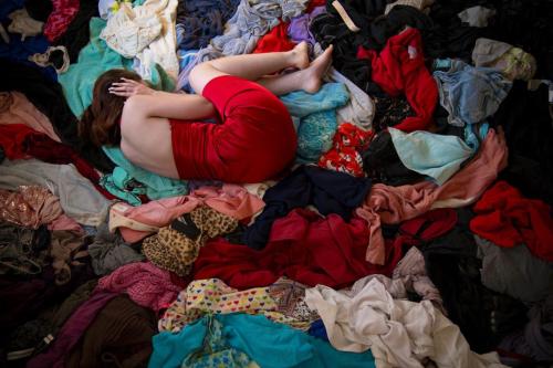 Frances O'Connor - Getting Dressed